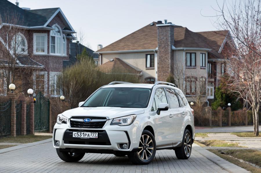  Subaru Forester 2.0XT 2016 года  (фото 17 из 30)